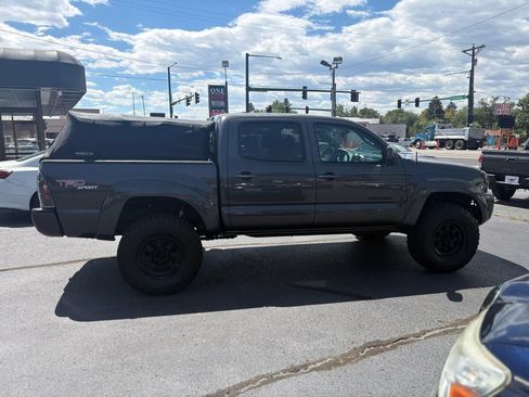 Used 2010 Toyota Tacoma 4x4 Double Cab image 12