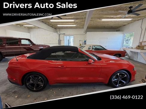 Used 2018 Ford Mustang Convertible image 1