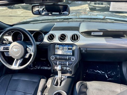 Used 2018 Ford Mustang Premium RWD image 43