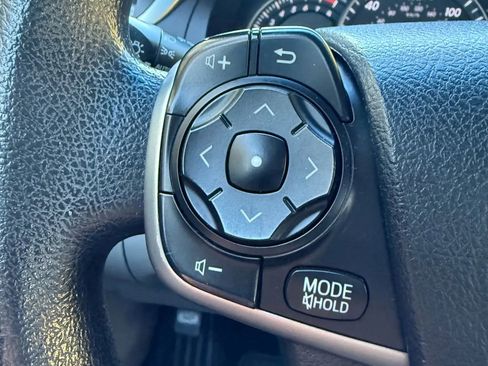 Used 2012 Toyota Camry LE image 22