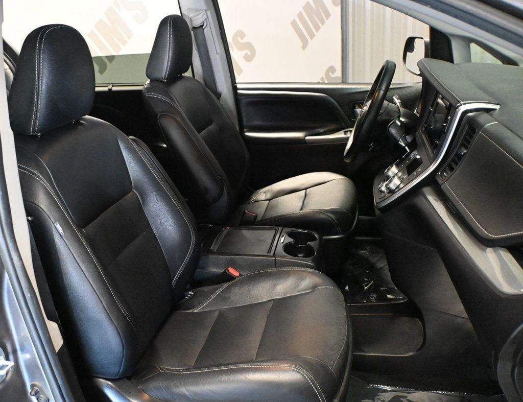 Used 2017 Toyota Sienna SE FWD image 17