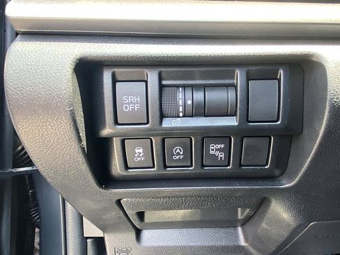 Used 2021 Subaru Crosstrek 2.5i Limited w/ Moonroof Package 2 AWD/4WD image 23
