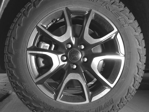 Used 2025 Jeep Compass Trailhawk image 12