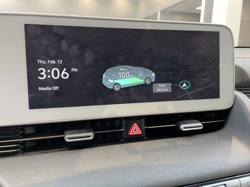 Used 2023 Hyundai Ioniq 5 SEL image 25