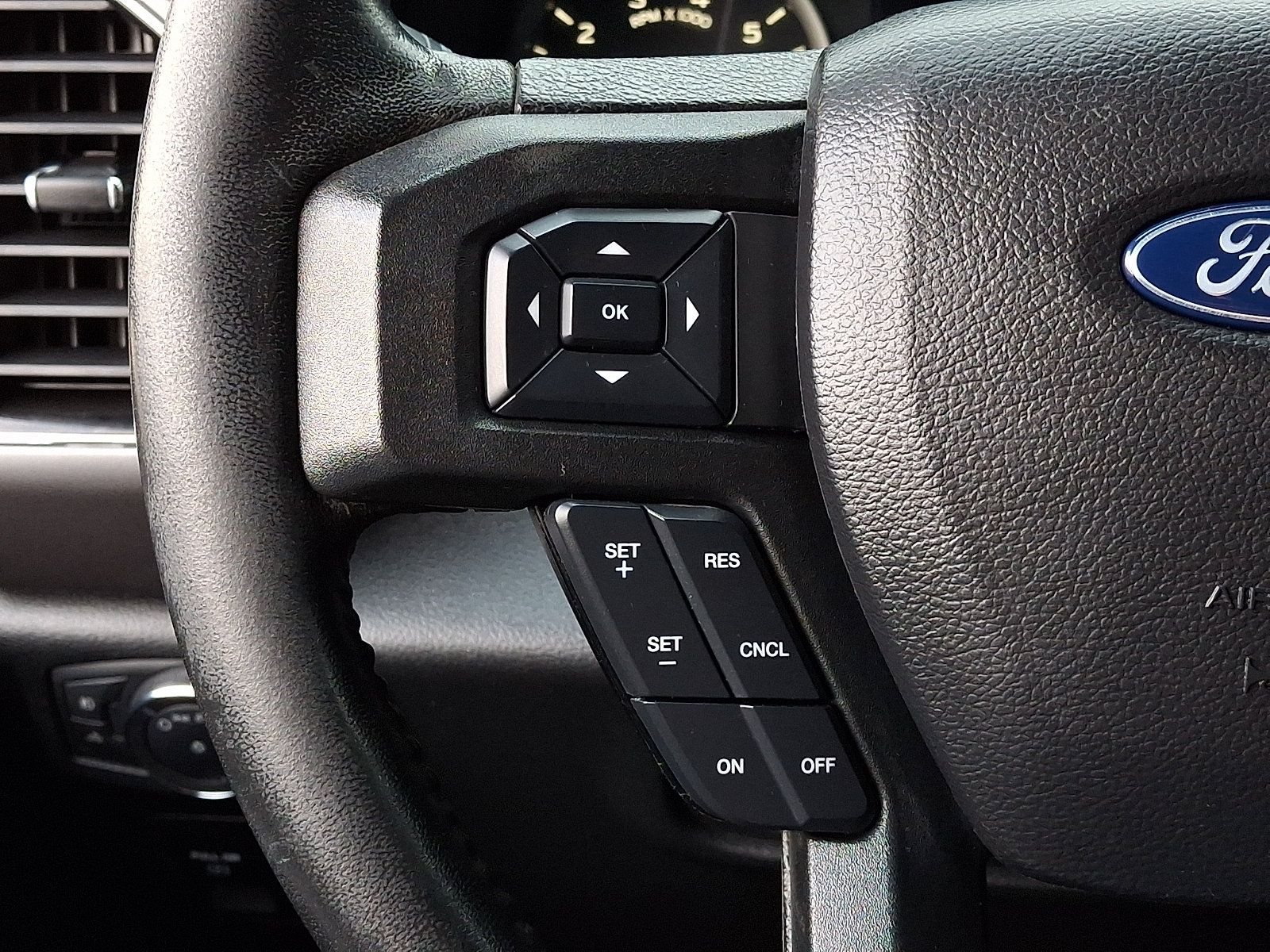 Used 2019 Ford F150 XLT w/ Equipment Group 302A Luxury AWD/4WD image 22