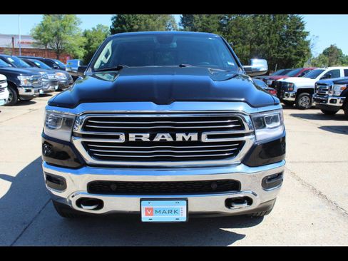 Used 2019 RAM 1500 Laramie AWD/4WD image 2