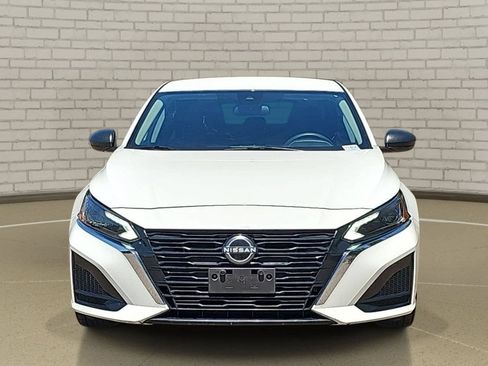 Used 2024 Nissan Altima 2.5 S FWD image 2