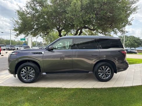 Certified 2026 INFINITI QX80 Pure AWD/4WD image 8