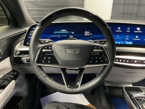 Used 2023 Cadillac Lyriq Luxury image 16