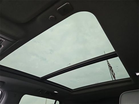 Used 2022 GMC Yukon Denali image 3