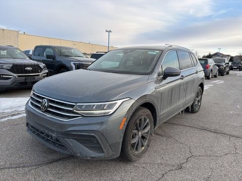Used 2023 Volkswagen Tiguan SE image 8