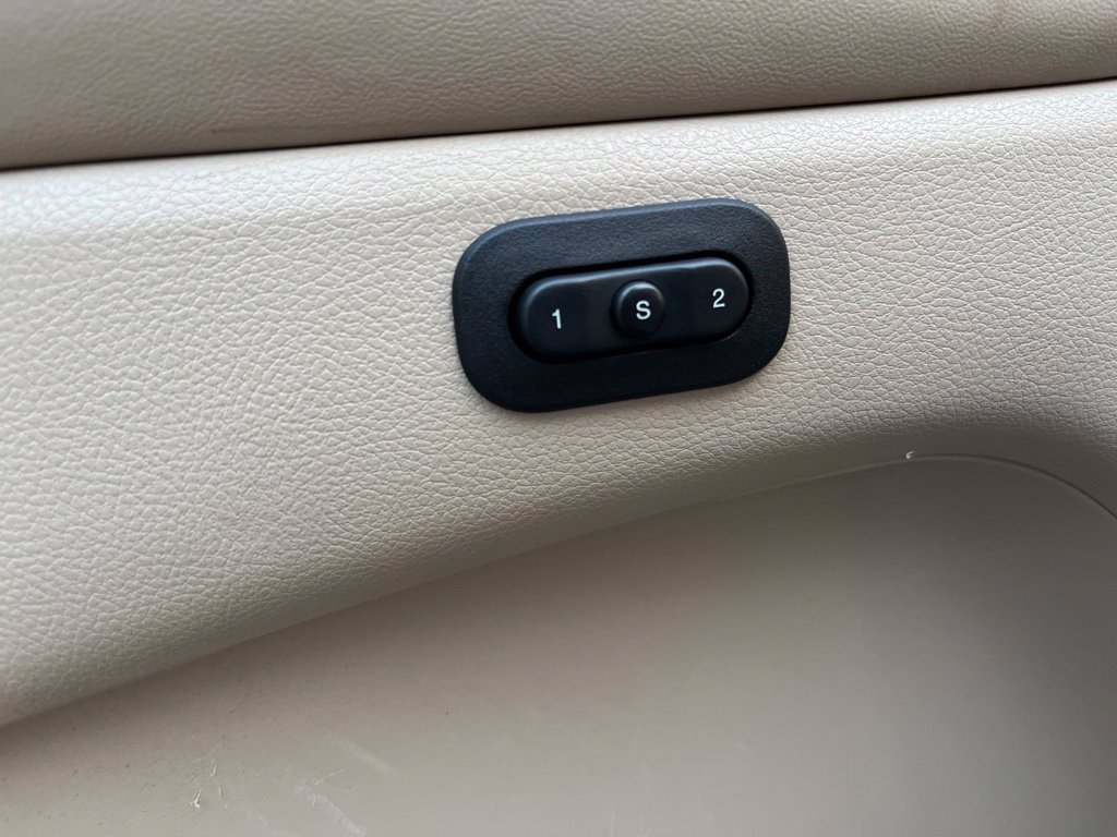 Used 2017 Jeep Grand Cherokee Limited RWD image 25
