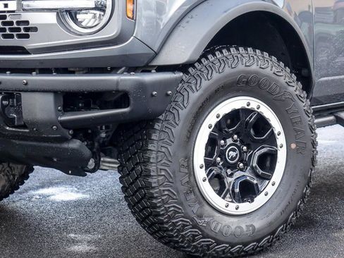 Certified 2024 Ford Bronco Badlands w/ Sasquatch Package AWD/4WD image 4