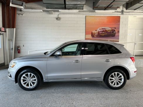 Used 2016 Audi Q5 2.0T Premium Plus w/ Technology Package AWD/4WD image 4
