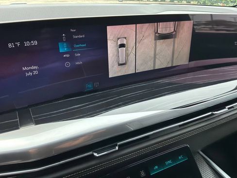 Used 2025 Cadillac Escalade Sport w/ Touring Package AWD/4WD image 34