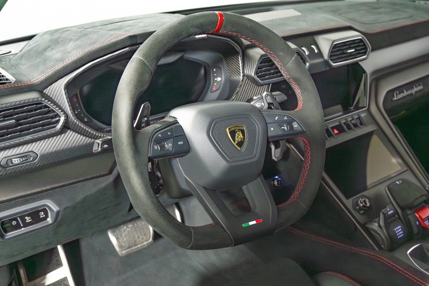 Used 2024 Lamborghini Urus Performante AWD/4WD image 20