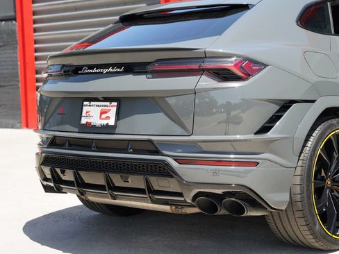 Used 2023 Lamborghini Urus S AWD/4WD image 15