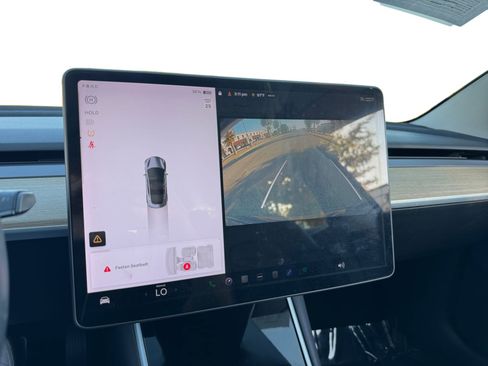 Used 2017 Tesla Model 3 Long Range image 13