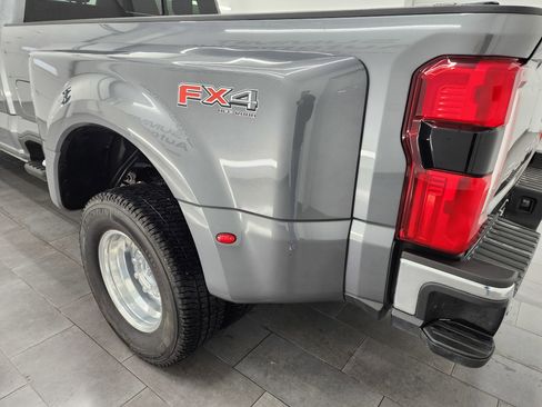 Used 2025 Ford F350 Lariat w/ Lariat Ultimate Package image 31