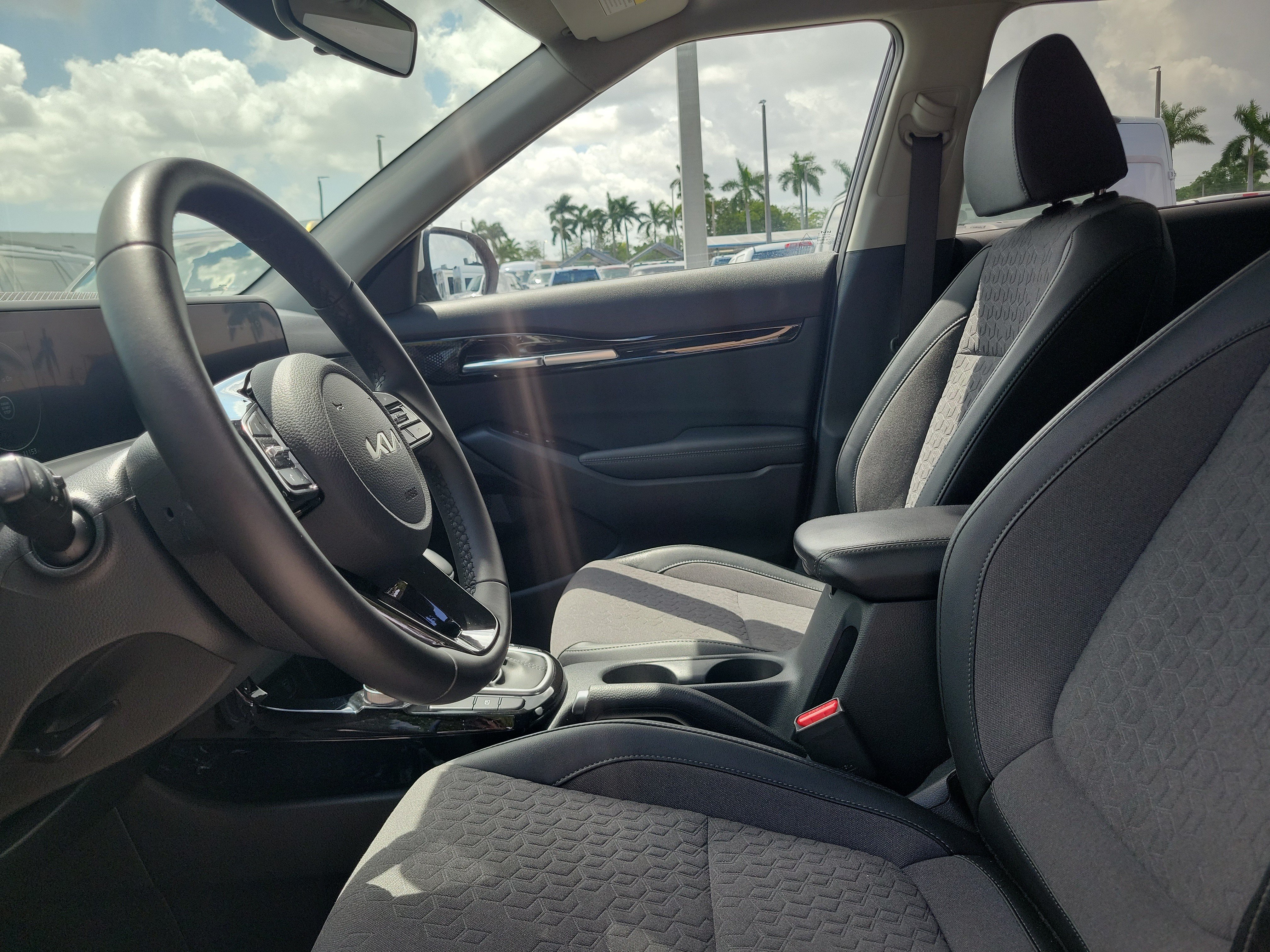 Used 2024 Kia Seltos S FWD image 11