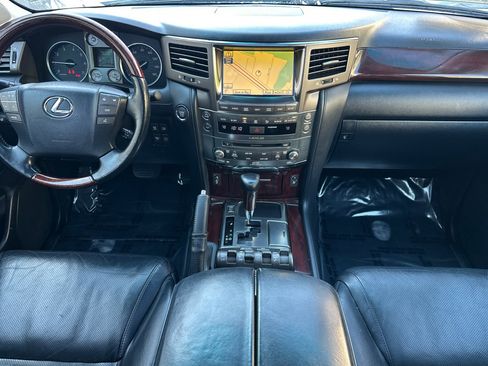 Used 2011 Lexus LX 570 4WD image 15
