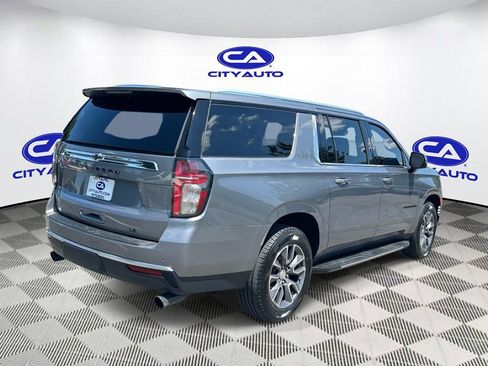 Used 2021 Chevrolet Suburban LT w/ LT Signature Package RWD image 4