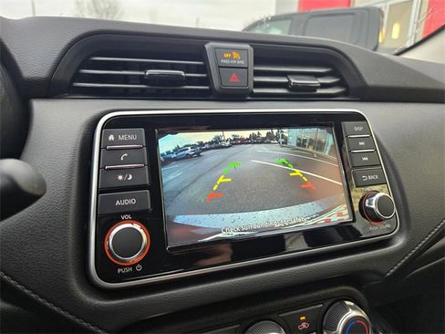 Used 2025 Nissan Versa S w/ Trunk Package image 23