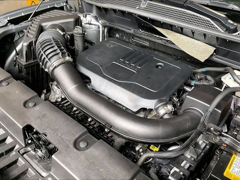 Used 2025 Chevrolet Blazer LT FWD image 27