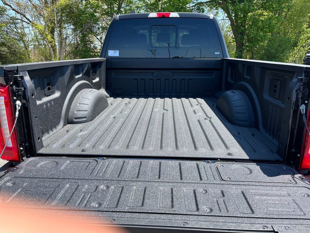 New 2026 Ford F250 Lariat w/ Black Appearance Package AWD/4WD image 30