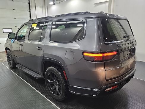 Used 2024 Jeep Wagoneer Series II AWD/4WD image 7