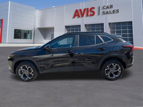 Used 2025 Chevrolet Trax LT w/ LT Convenience Package image 10