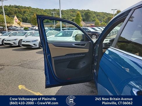 New 2026 Volkswagen Atlas Cross Sport SE image 25