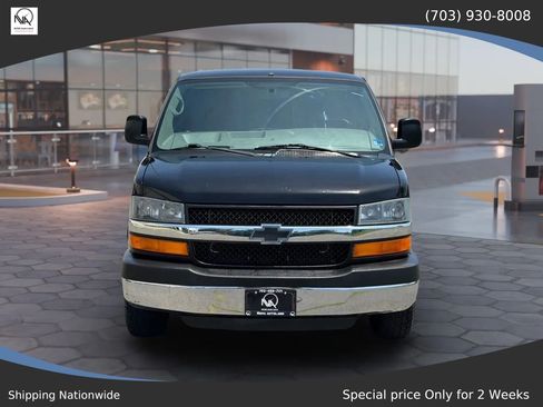 Used 2015 Chevrolet Express 2500 w/ Chrome Appearance Package RWD image 3