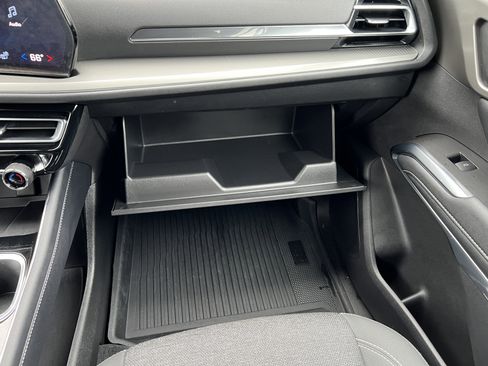 Used 2025 Chevrolet Traverse LT w/ Midnight/Sport Edition image 37