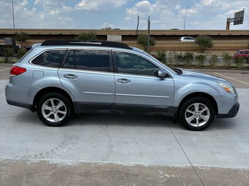 Used 2014 Subaru Outback 2.5i Limited AWD/4WD image 2