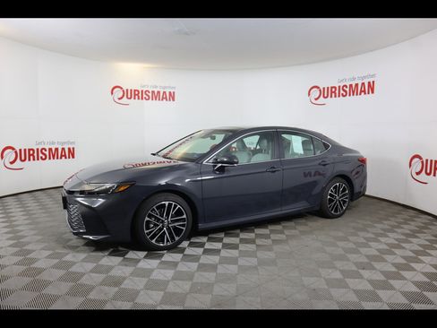 Used 2026 Toyota Camry XLE image 6