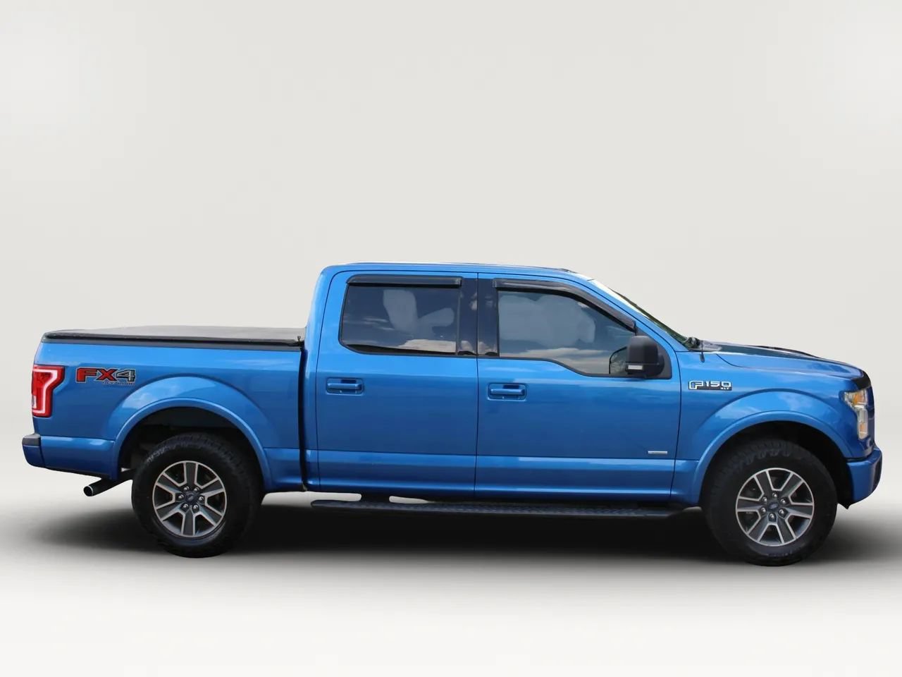 Used 2015 Ford F150 XLT w/ Equipment Group 302A Luxury AWD/4WD image 12