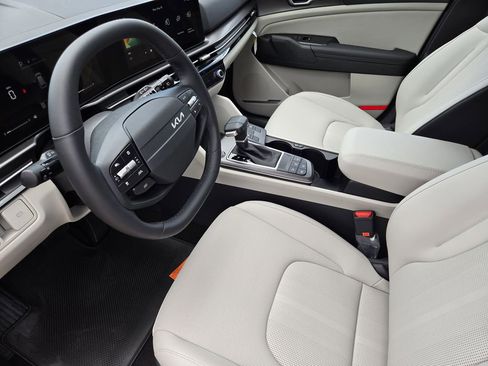 New 2026 Kia Sportage EX FWD image 10