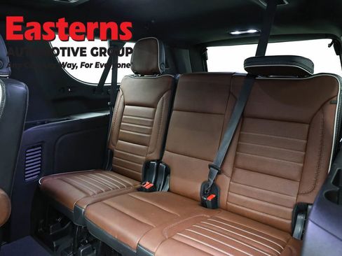 Used 2023 GMC Yukon XL Denali Ultimate w/ LPO, Floor Liner Package AWD/4WD image 32