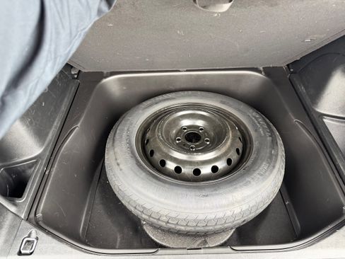 Used 2022 Jeep Grand Cherokee Laredo E image 10