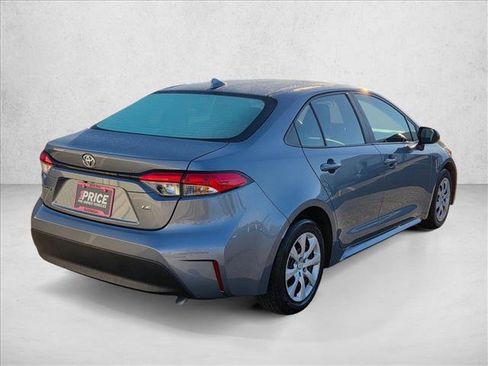 Used 2023 Toyota Corolla LE image 4