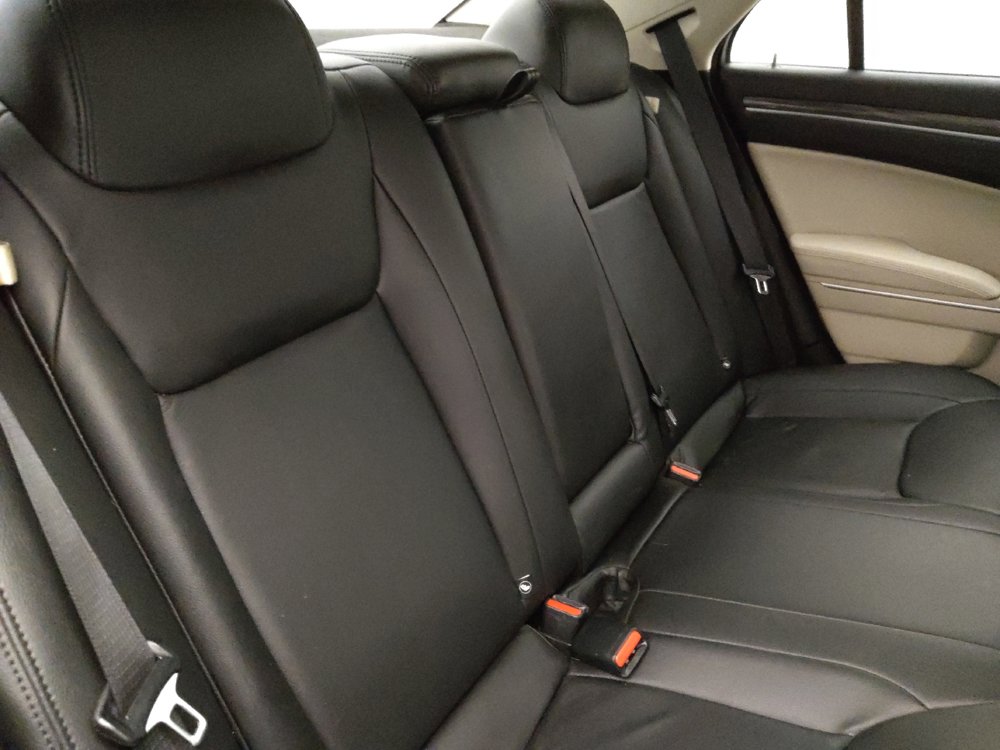 Used 2021 Chrysler 300 Touring RWD image 19