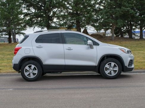 Used 2020 Chevrolet Trax LT w/ LT Convenience Package image 7