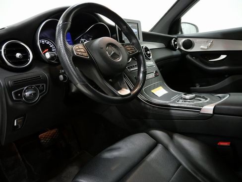 Used 2019 Mercedes-Benz GLC 300 4MATIC image 12