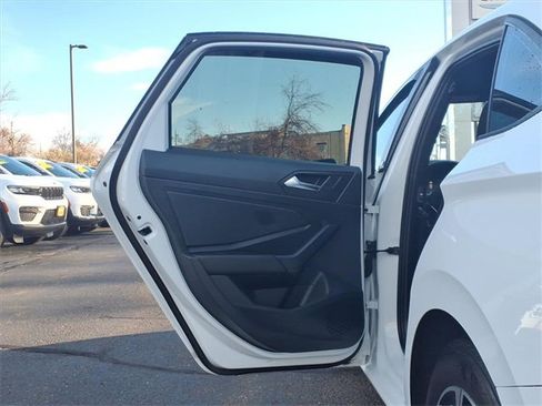 Used 2024 Volkswagen Jetta Sport image 12