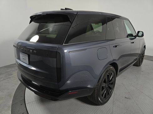 New 2026 Land Rover Range Rover SE image 2