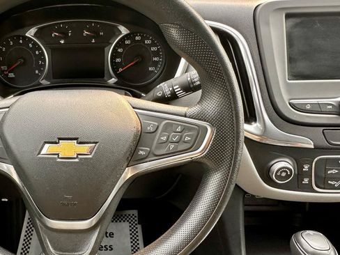 Used 2019 Chevrolet Equinox LT FWD image 22