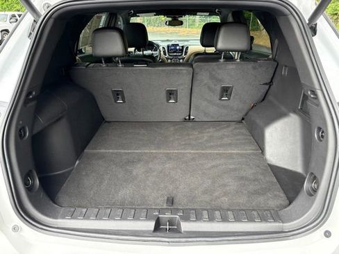 Used 2023 Chevrolet Equinox Premier FWD image 24