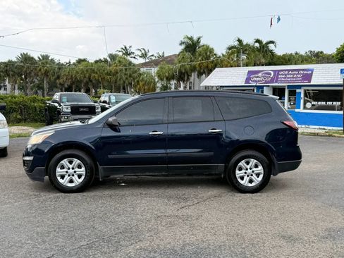 Used 2017 Chevrolet Traverse LS FWD image 4