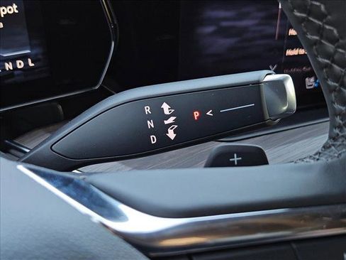 New 2026 Chevrolet Suburban Premier image 17